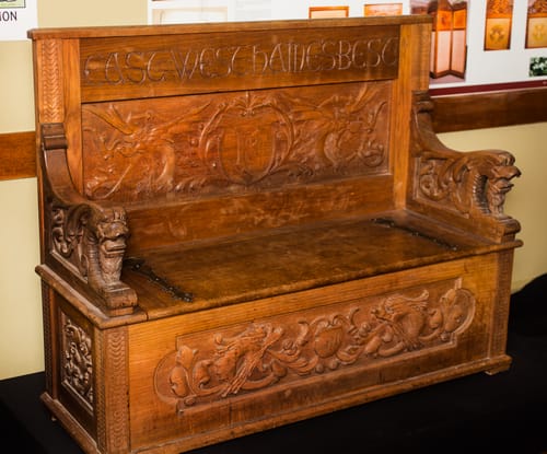 Settle carved 1900.